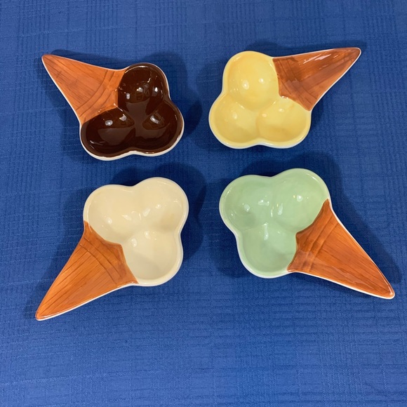 BIA Other - 8 Ice Cream Cone Bowls / Plates. NWOT
